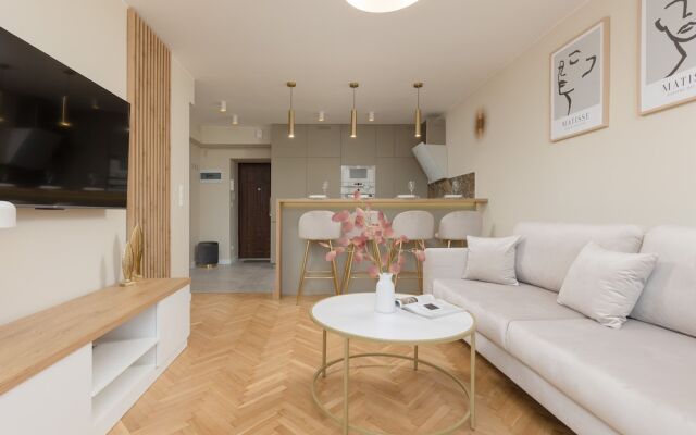 Apartment Srebrna With a View by Renters