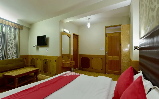 OYO 19786 Hotel Tathya