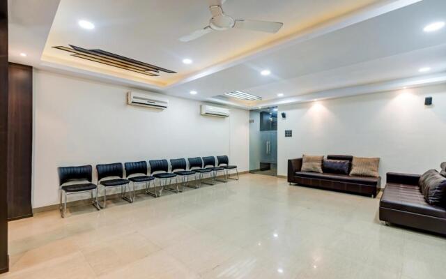 Itsy Hotels Neeranand Plaza