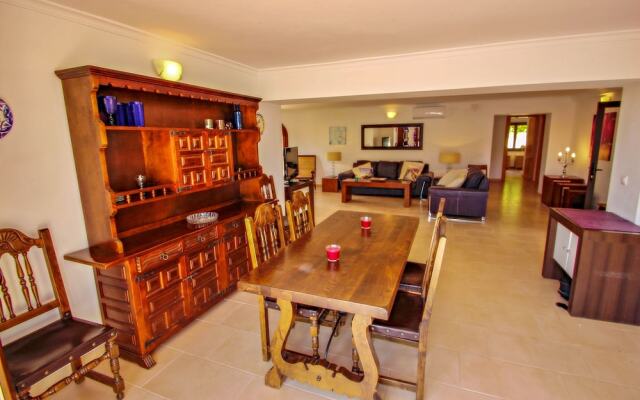 Alice Holiday Home With Private Swimming Pool In Benissa
