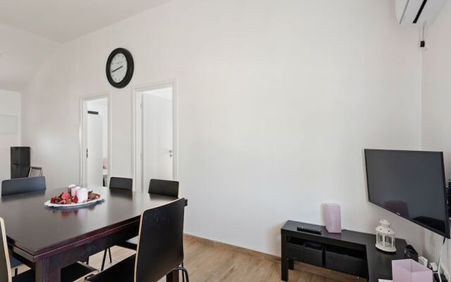 Lovely Apartment in Maslenica With Terrace