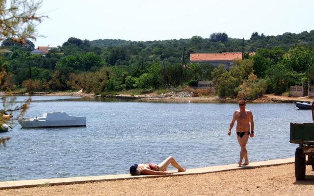 Apartments by the sea Vrgada, Biograd - 4206