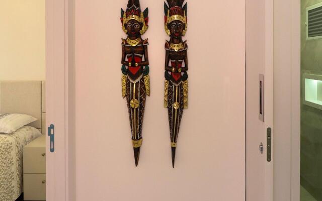 Excelente apto em condomínio frente mar - BX01I