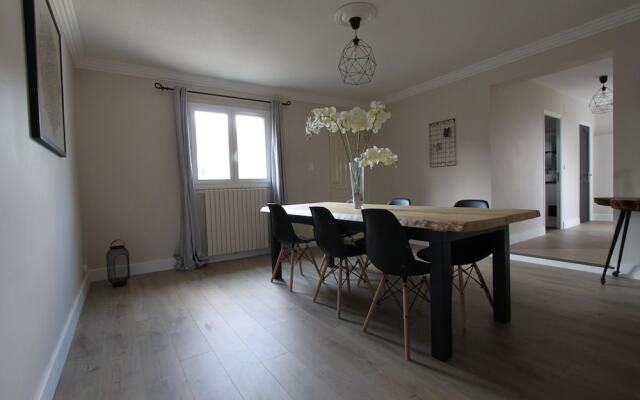 Apartement 120m with garden in a villa