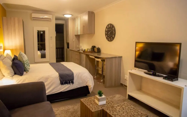 Desert Sands Boutique B&B - Self-Catering