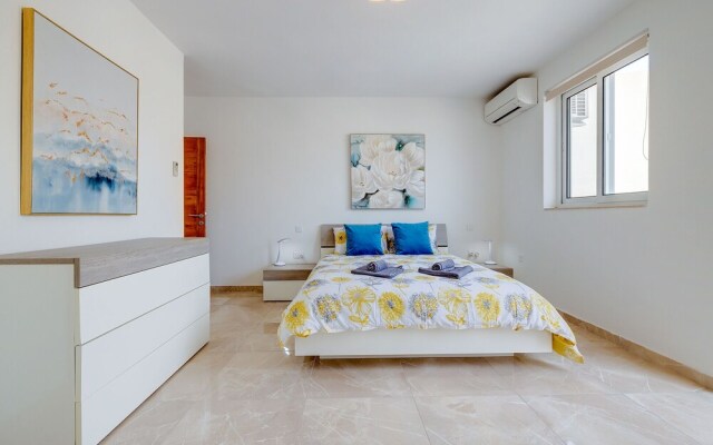 Marvellous 3BR Penthouse in Central St Julian s