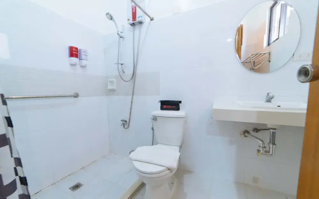 RedDoorz Plus @ San Roque Roxas City