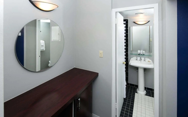 The Quincy, Ascend Hotel Collection