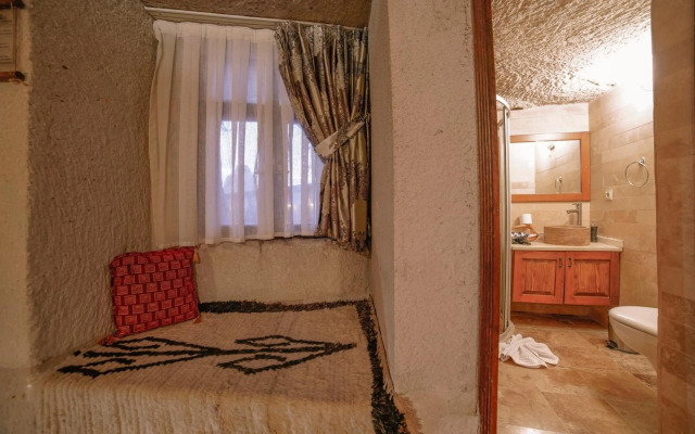 Local Cave House Hotel