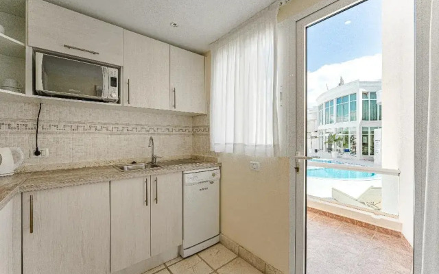 Flamingo Suites Boutique Hotel