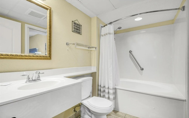 Carolinian Resort 335