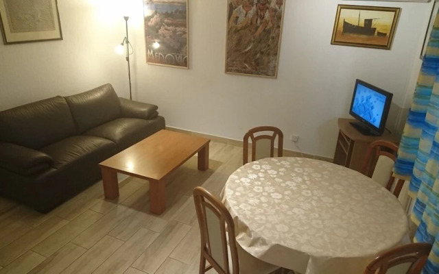 Mila - 2 Bedrooms and Free Parking - A5