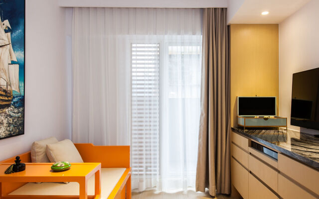 Caravel Hotel