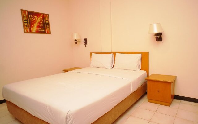 Nhu Phuc Hotel by OYO Rooms