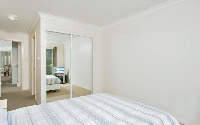 Lagoons Estate, 6 Dowling Street