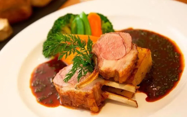 Lovat Arms Hotel
