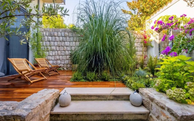 Villa Lola - Four Bedroom Villa With Sea View