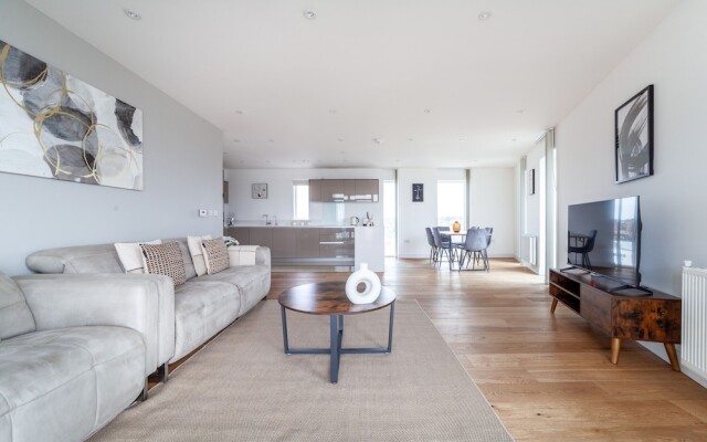 The Thames Collection