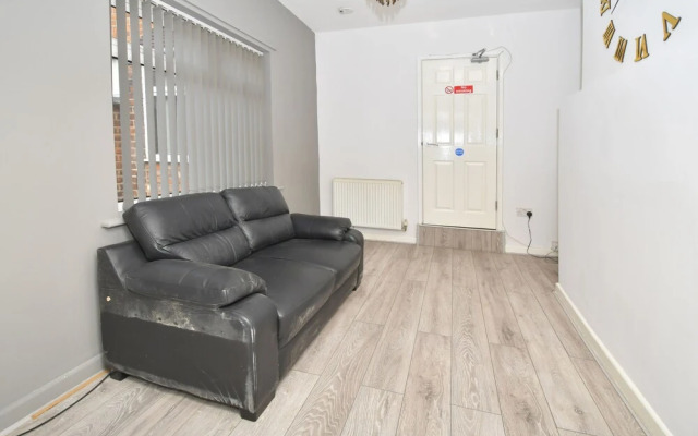 Townhouse @ 115 Walthall Street Crewe
