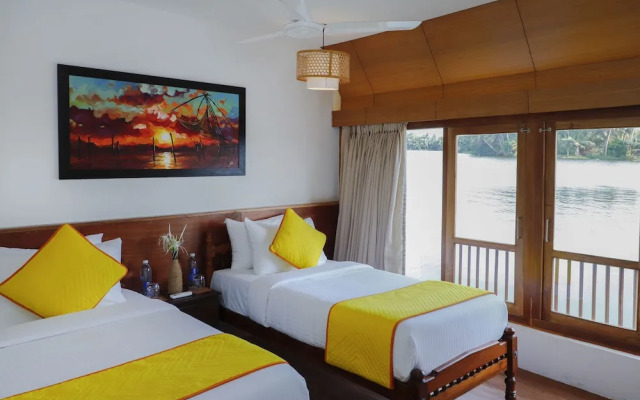 Backwater Retreat Houseboat