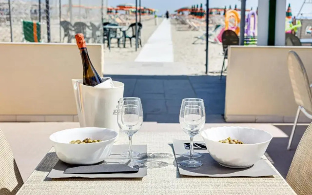 Gadames Hotel - Lunch on the Beach