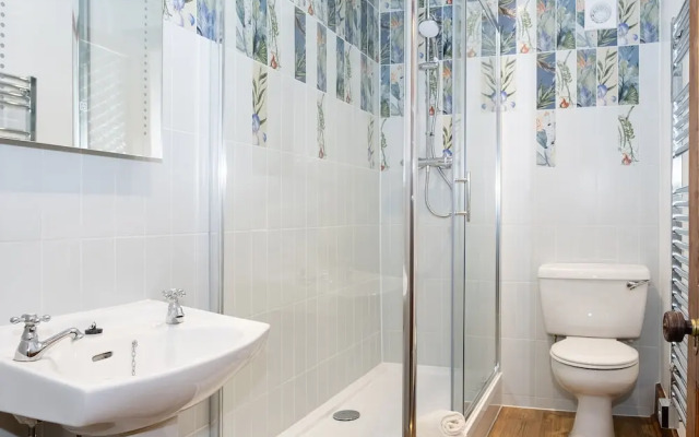 Watermouth Castle, Rhododendron Apartment