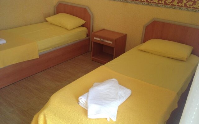Yarar Hotel