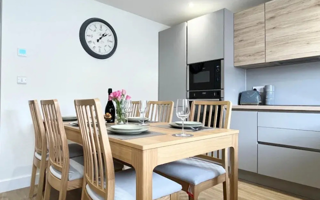 The Retreat on Morrab Sleeps 6 Balcony Parking