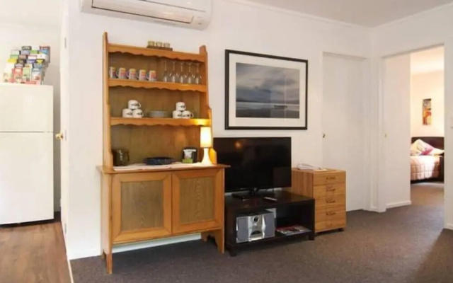 Christchurch City & Country Cottages - Nut Point Cottage