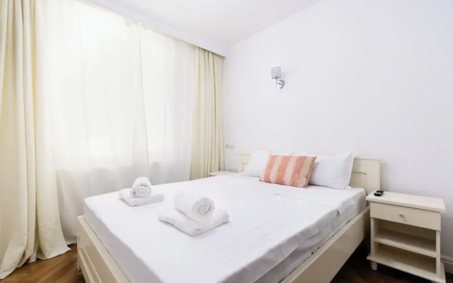 Bucharest Studios New York Room