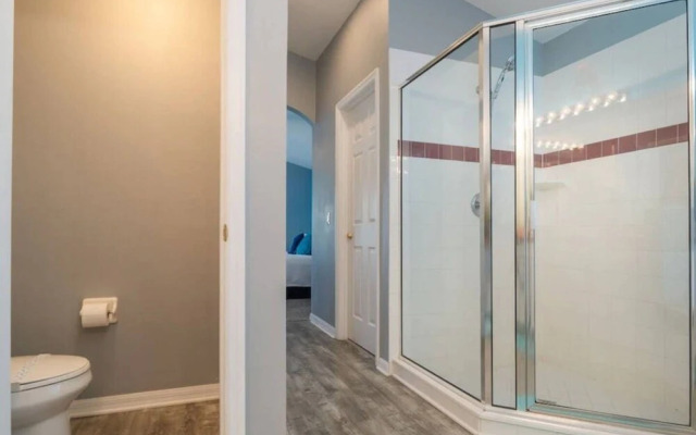 Spacious 4 bed 3 Bath Pool Home