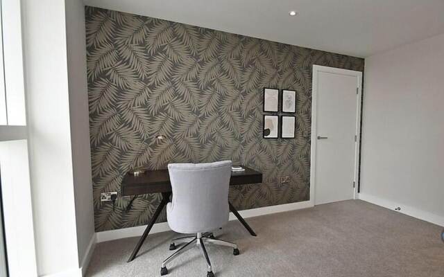 Top Floor 3-bed Penthouse in Manchester