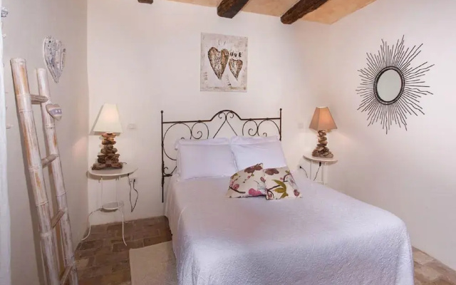 Lush Farmhouse in Umbertide With Pool