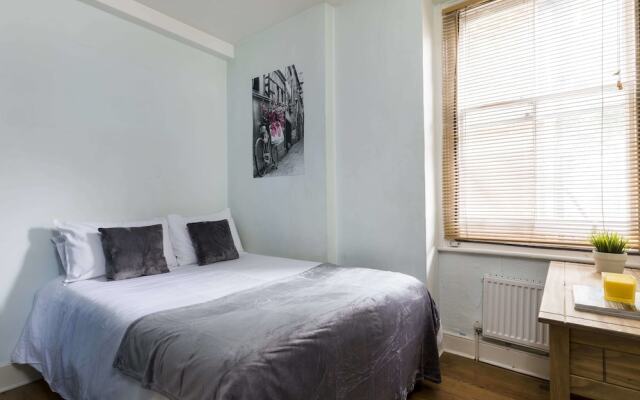 Bright 3BR Flat in the Very Centre of London