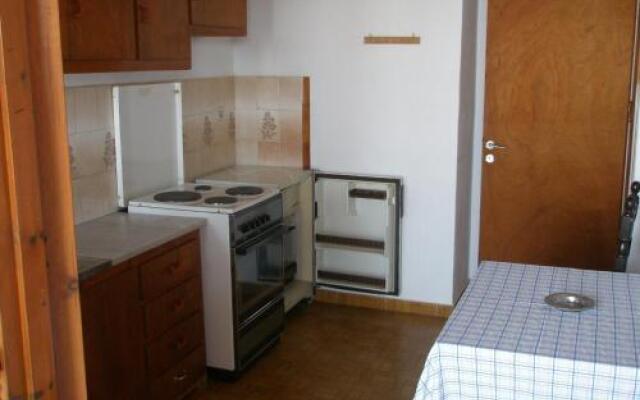 Aparthotel 1 Star Troulos
