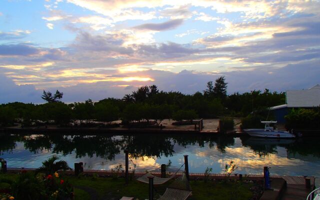 Barefoot Cay Resort