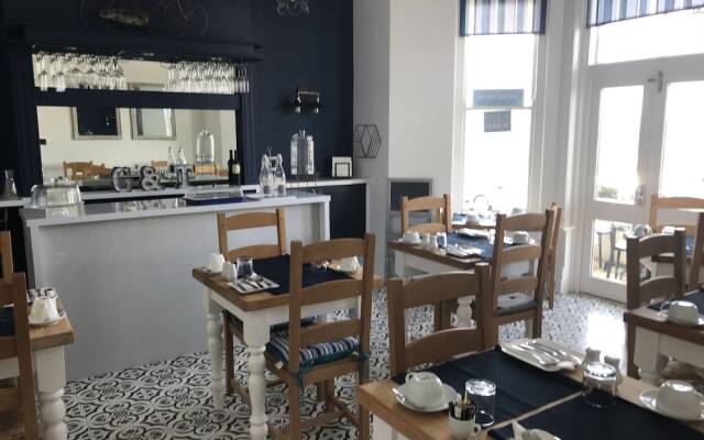 Lazy Waves Boutique B&B