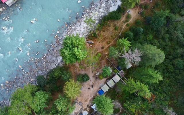 Himtrek Riverside Camps, Kasol