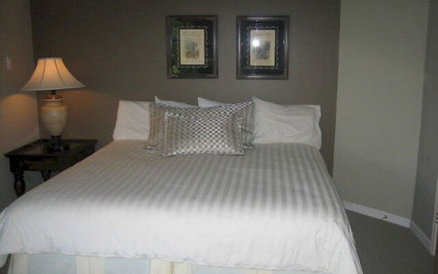 The Lodge at Weir's Beach