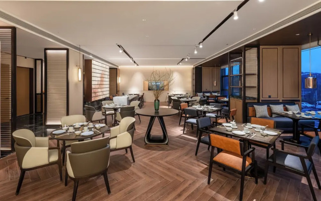 Howard Johnson By Wyndham Guotou Plaza Zigong