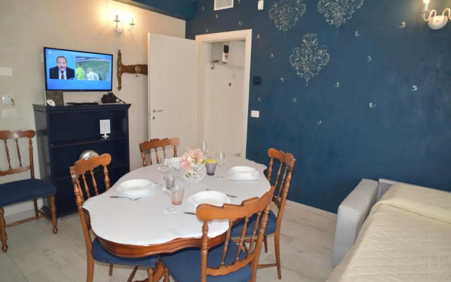 Suites Train Station Mestre Apartment    (No Front Desk Need To Contact Property 5  Days In Advance)