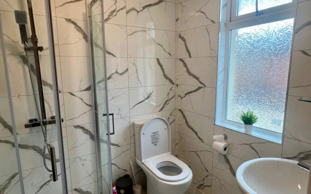 Construction Crew Quarters:5brfree Wifi & Parking