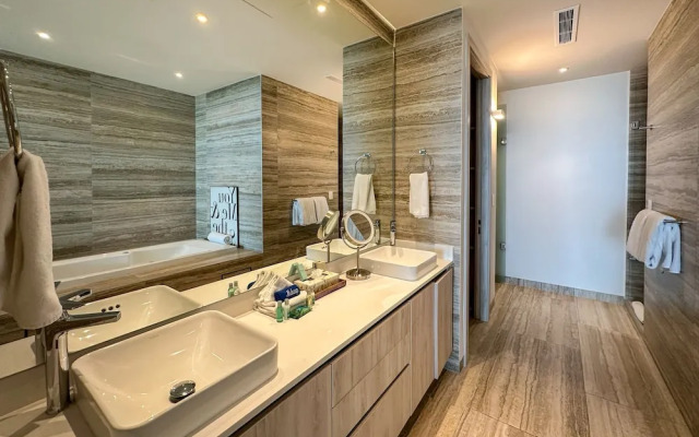 3BR Ground Floor Condo With Direct Pool Access