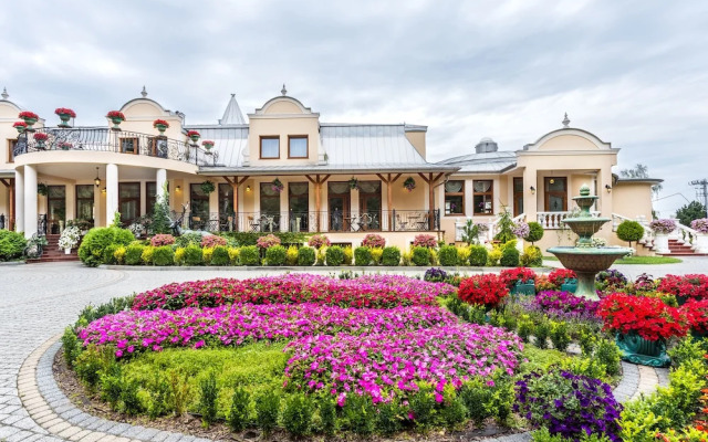 Lesna Perla - Restaurant and Hotel