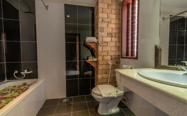 Kings Luxury Hotel