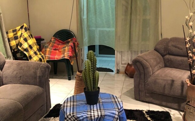 Room-logerthine Cambridge Suriname
