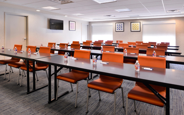 Holiday Inn Express & Suites Selma by IHG