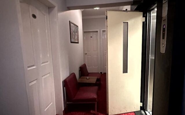 Headman Hotel
