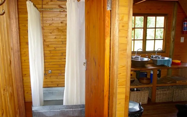 Fish Eagle Log Cabin