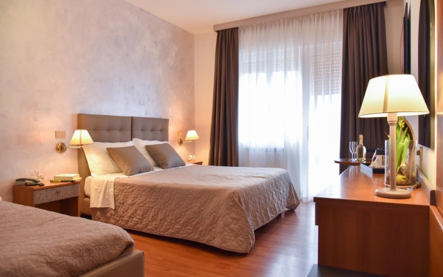 Hotel Crystal